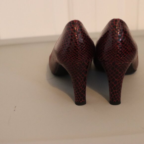 Bandolino Bolantana faux snake skin shoe size 6M - Picture 4 of 14